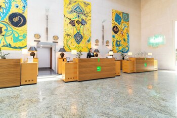 holiday inn suites kuwait salmiya