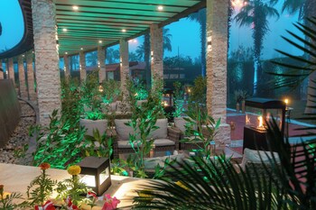 holiday inn suites kuwait salmiya