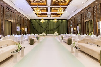 holiday inn suites kuwait salmiya