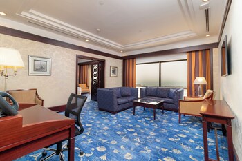 Holiday Inn Suites Kuwait Salmiya,,0 star
