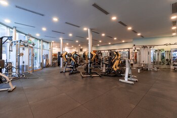 holiday inn suites kuwait salmiya