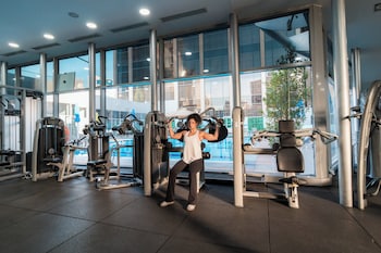 holiday inn suites kuwait salmiya