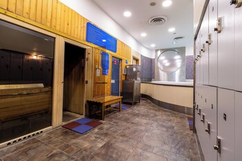 holiday inn suites kuwait salmiya