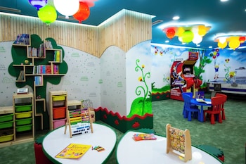 holiday inn suites kuwait salmiya