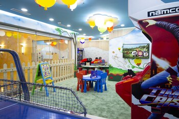holiday inn suites kuwait salmiya
