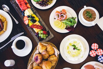 holiday inn suites kuwait salmiya