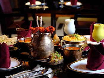 holiday inn suites kuwait salmiya