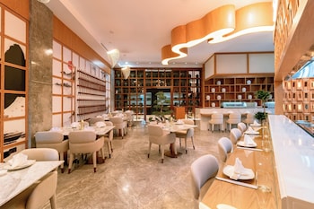 holiday inn suites kuwait salmiya