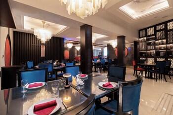holiday inn suites kuwait salmiya