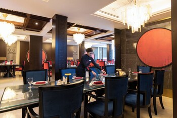 holiday inn suites kuwait salmiya