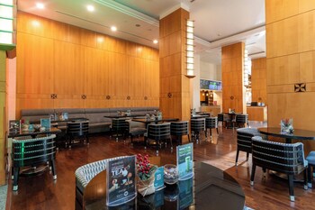holiday inn suites kuwait salmiya