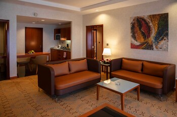 Holiday Inn Suites Kuwait Salmiya,,0 star