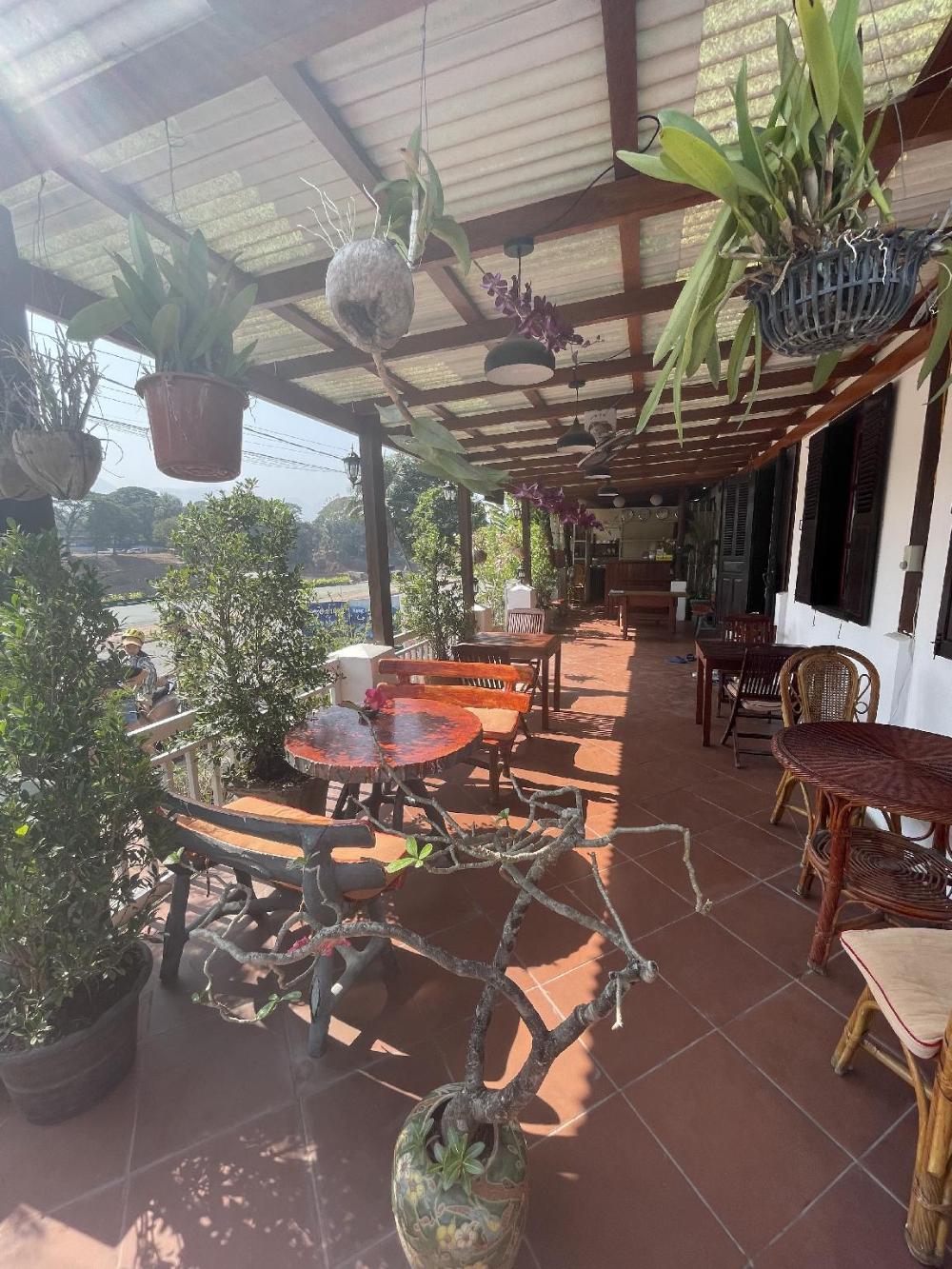 villa ouis namkhan riverside