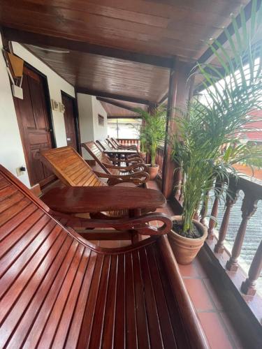 villa ouis namkhan riverside