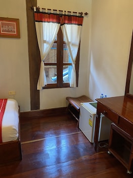 villa ouis namkhan riverside