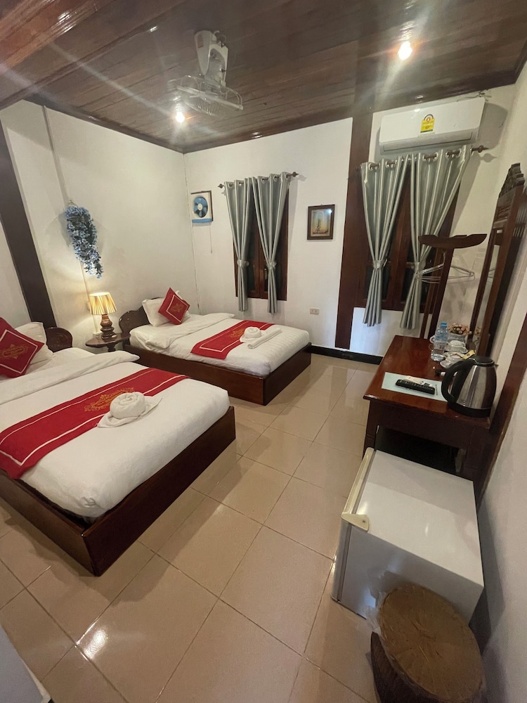 villa ouis namkhan riverside