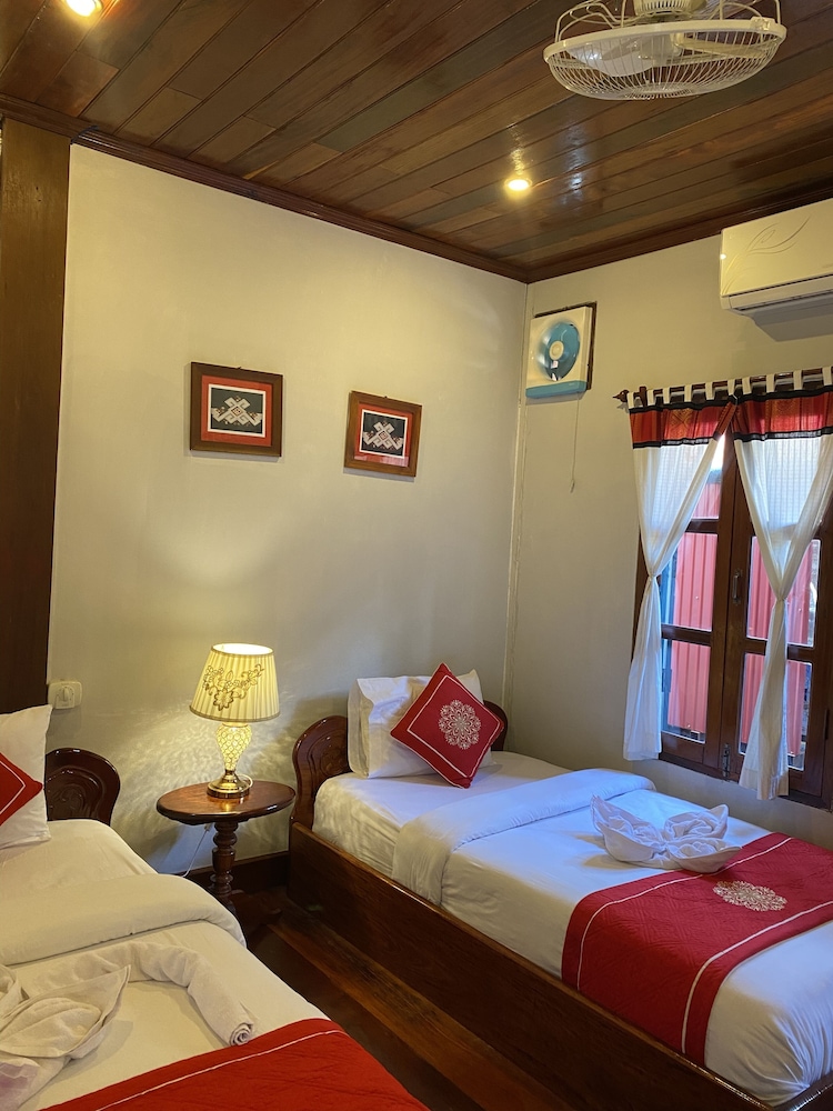 villa ouis namkhan riverside