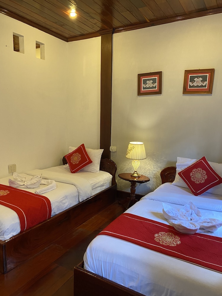 villa ouis namkhan riverside