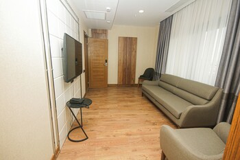 united hotel international