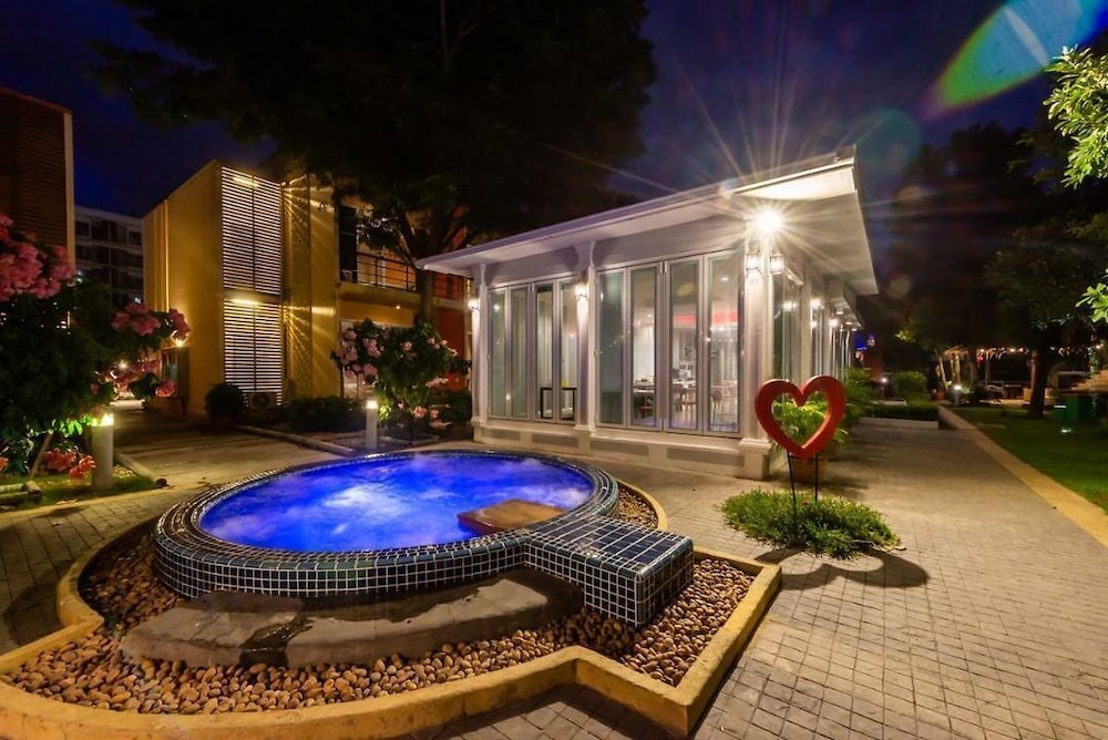 bangkok grand resort