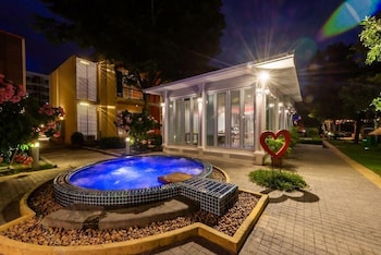 bangkok grand resort