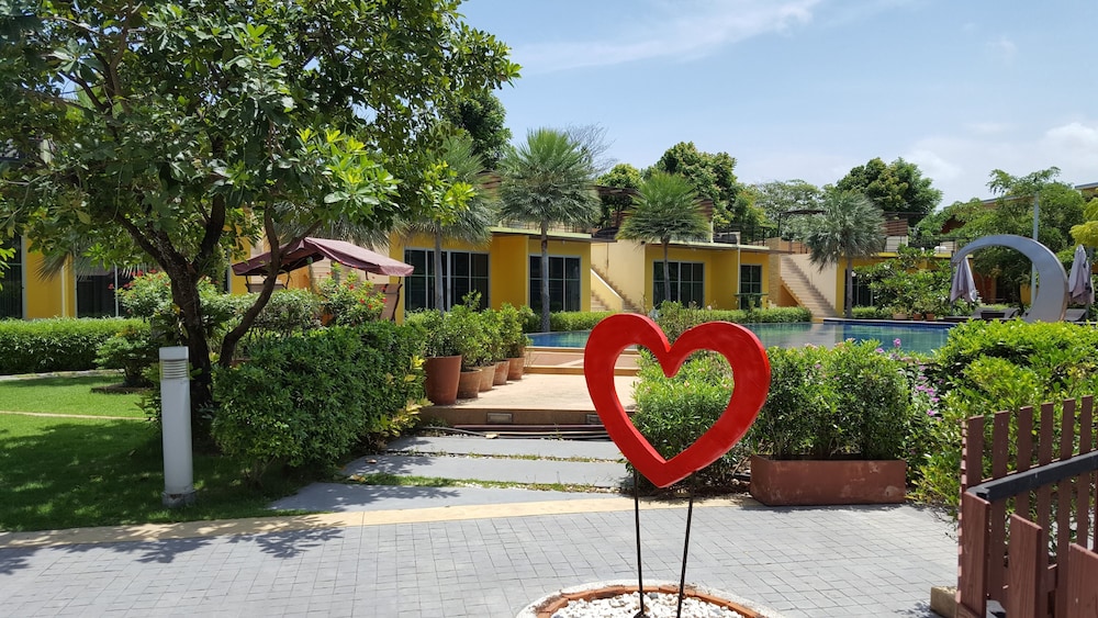 bangkok grand resort