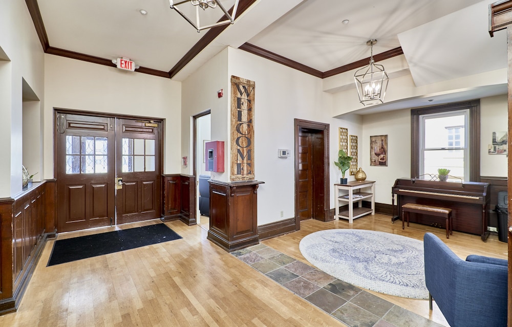 grand center apartments