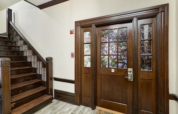 grand center apartments