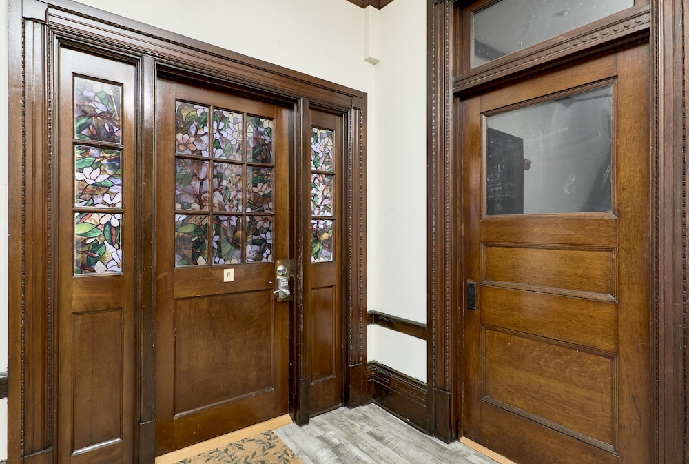 grand center apartments