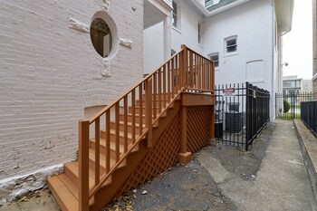 grand center apartments