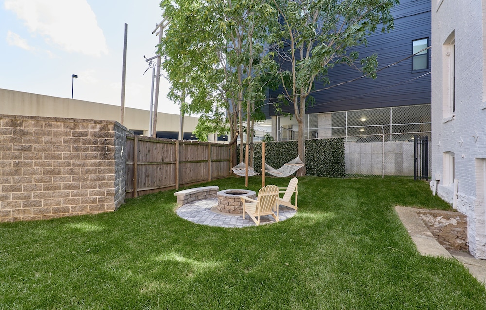 grand center apartments