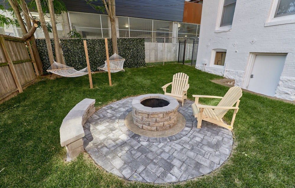 grand center apartments