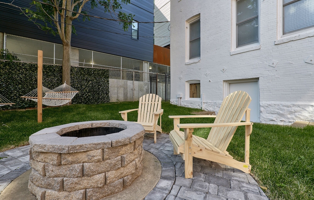 grand center apartments