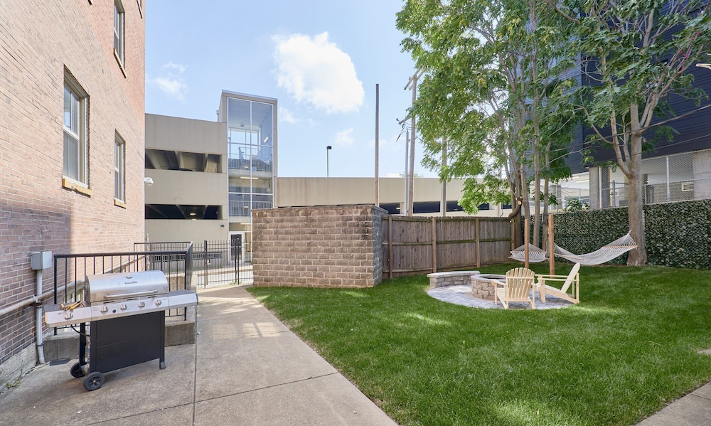 grand center apartments