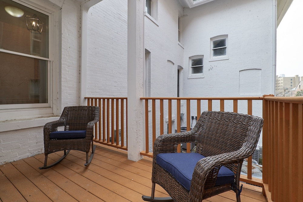 grand center apartments