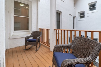 grand center apartments