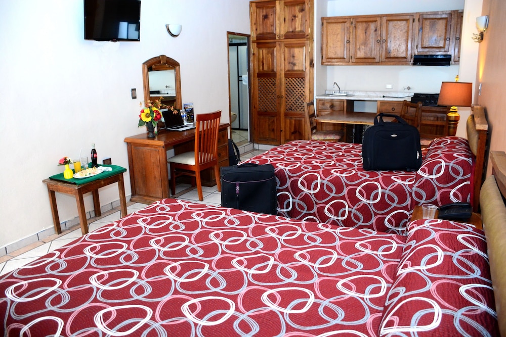 hotel las fuentes