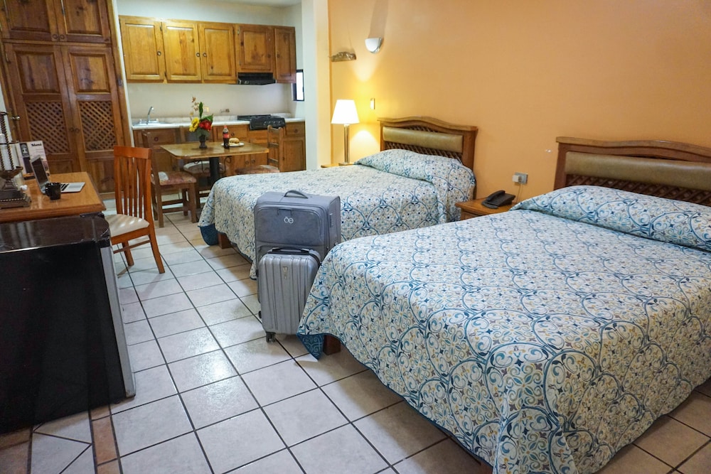 hotel las fuentes