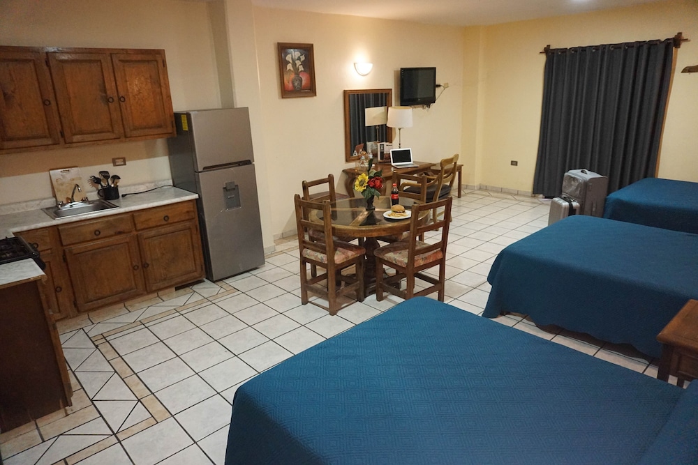 hotel las fuentes