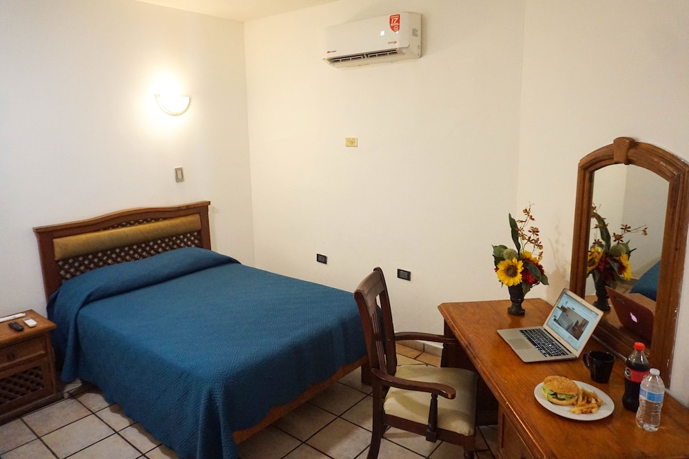 hotel las fuentes