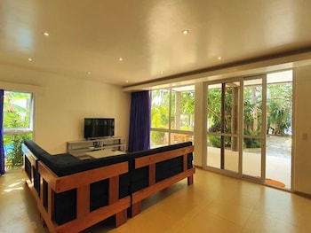 pili beach resort agmanic