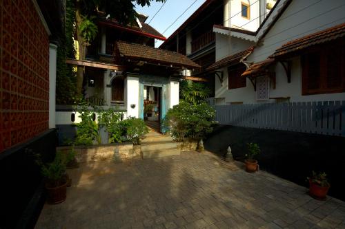 the mundanad house