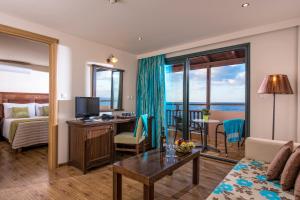 koutrakis suites by estia