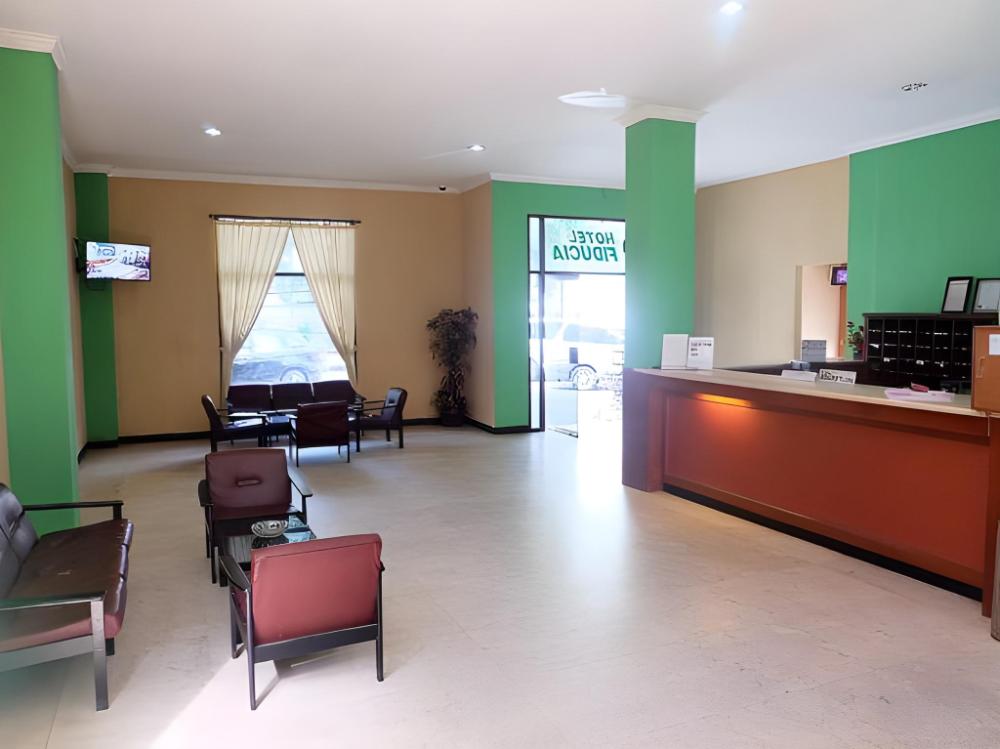 townhouse oak hotel fiducia serpong