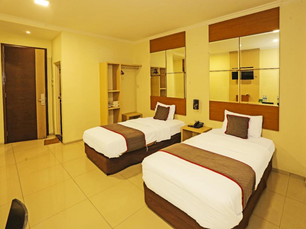 townhouse oak hotel fiducia serpong