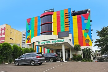 townhouse oak hotel fiducia serpong
