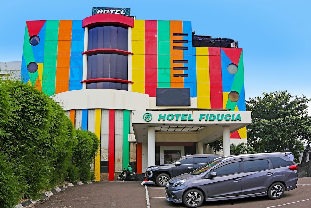 townhouse oak hotel fiducia serpong