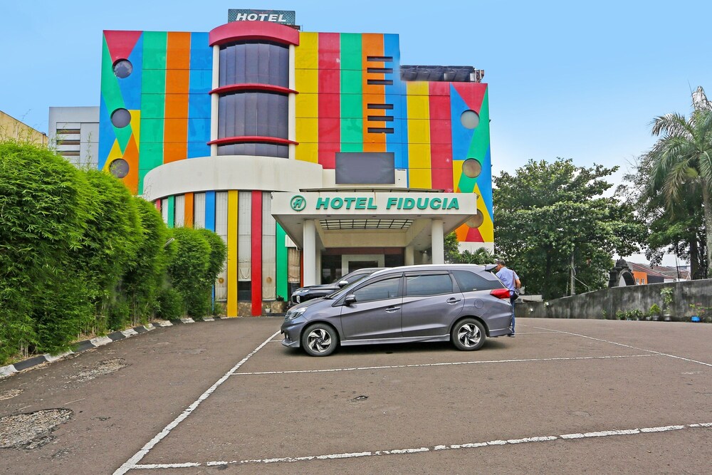 townhouse oak hotel fiducia serpong