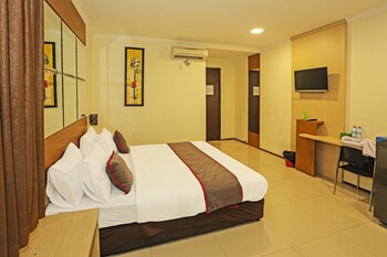 townhouse oak hotel fiducia serpong