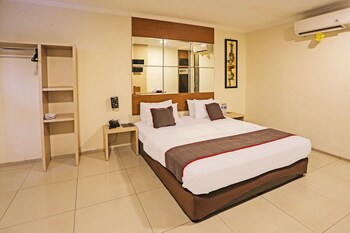 townhouse oak hotel fiducia serpong